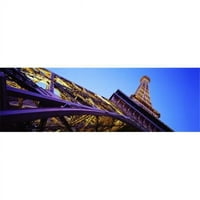 Pogled niskog ugla Las Vegas Replica Eiffel Tower, Pariz Las Vegas, Las Vegas, Nevada, USA Poster Print