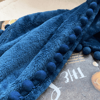 Wekity flanel pokrivač s pompomnim obrubom lagan ugodan krevet za meko bacanje Debel Fit Couch Sofa