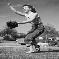 Debbie Reynolds bacaju bejzbol b w action shot poster