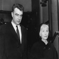 Clare Booth Luce pohađa spomen-službu za povijest supruga