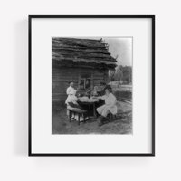 Foto: Grupa ruskih seljaka postavljena na vanjskom stolu, C1875, Balalaika, Boy, C